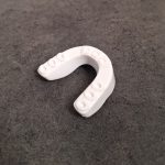 Protector bucal bicolor moldeable para adultos con caja plastica - Imagen 4
